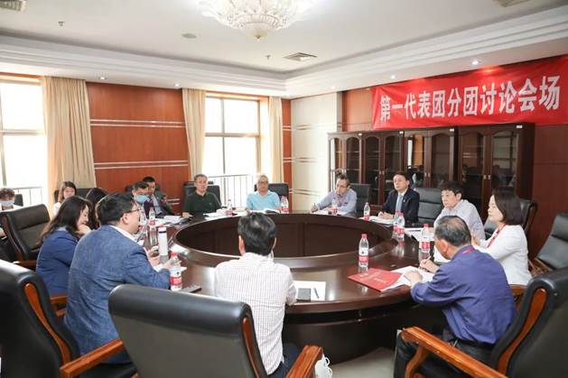 0638太阳集团官网教代会代表在学校第七届教职工代表大会暨第十三届工会会员代表大会第五次会议上建言献策