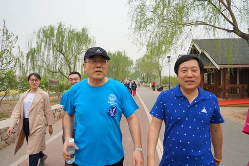 春日正好健步走，齐心踏入新时代——0638太阳集团官网教职工相约滨河春季健走活动